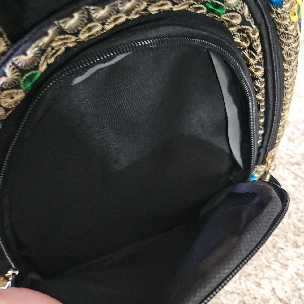 Floral Embroidered Sling Bag - Picture 3 of 8